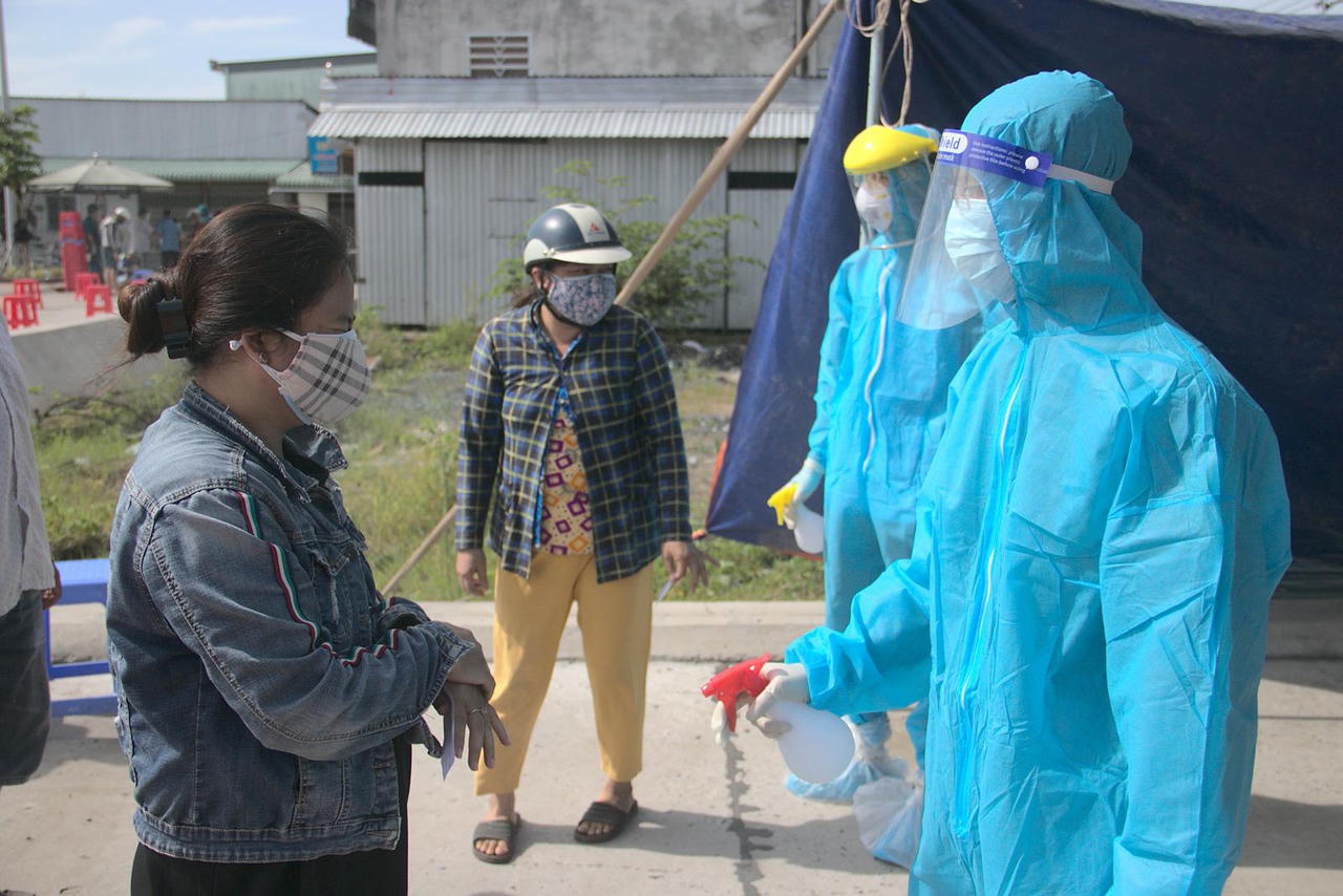 Cần Thơ: Đảm bảo an toàn khi lấy mẫu xét nghiệm sàng lọc COVID-19 