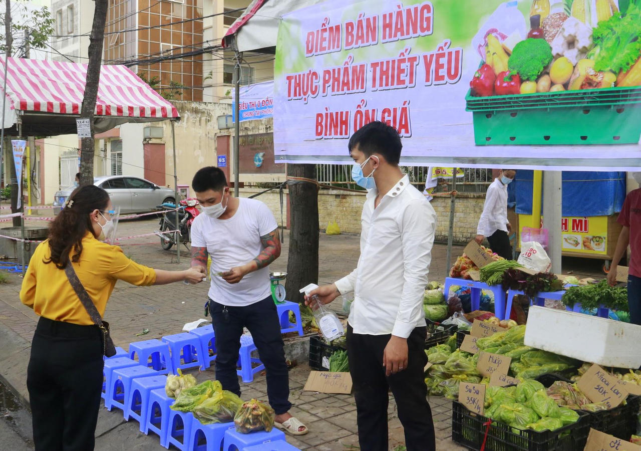 Cần Thơ “mang chợ ra phố” kết hợp bán hàng bình ổn giá