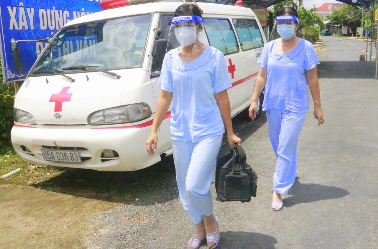 Cần Thơ: “Trạm Y tế lưu động” hỗ trợ chống dịch, kịp thời chăm sóc sức khỏe cho người dân