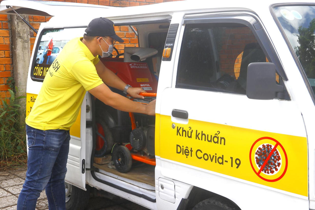 Chàng trai 9X mạnh dạn chi nửa tỷ khởi nghiệp với mô hình rửa xe ô tô lưu động bằng công nghệ mới 