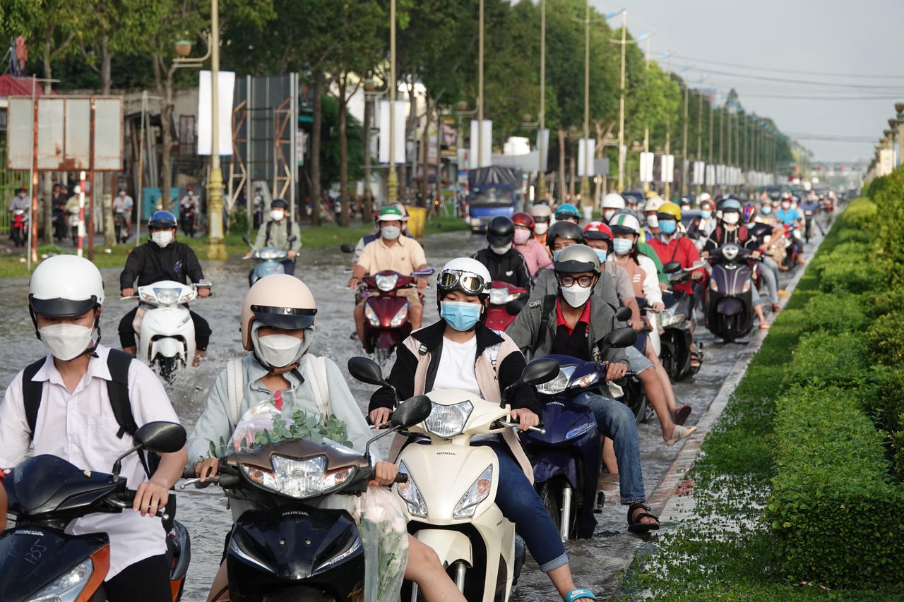 Triều cường vượt báo động 3, các trường ở Cần Thơ linh hoạt hình thức dạy và học 