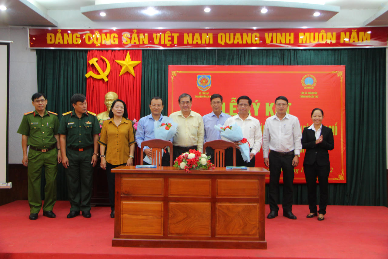 Cần Thơ ký phối hợp về người thực hiện trợ giúp pháp lý trực tại Tòa án 