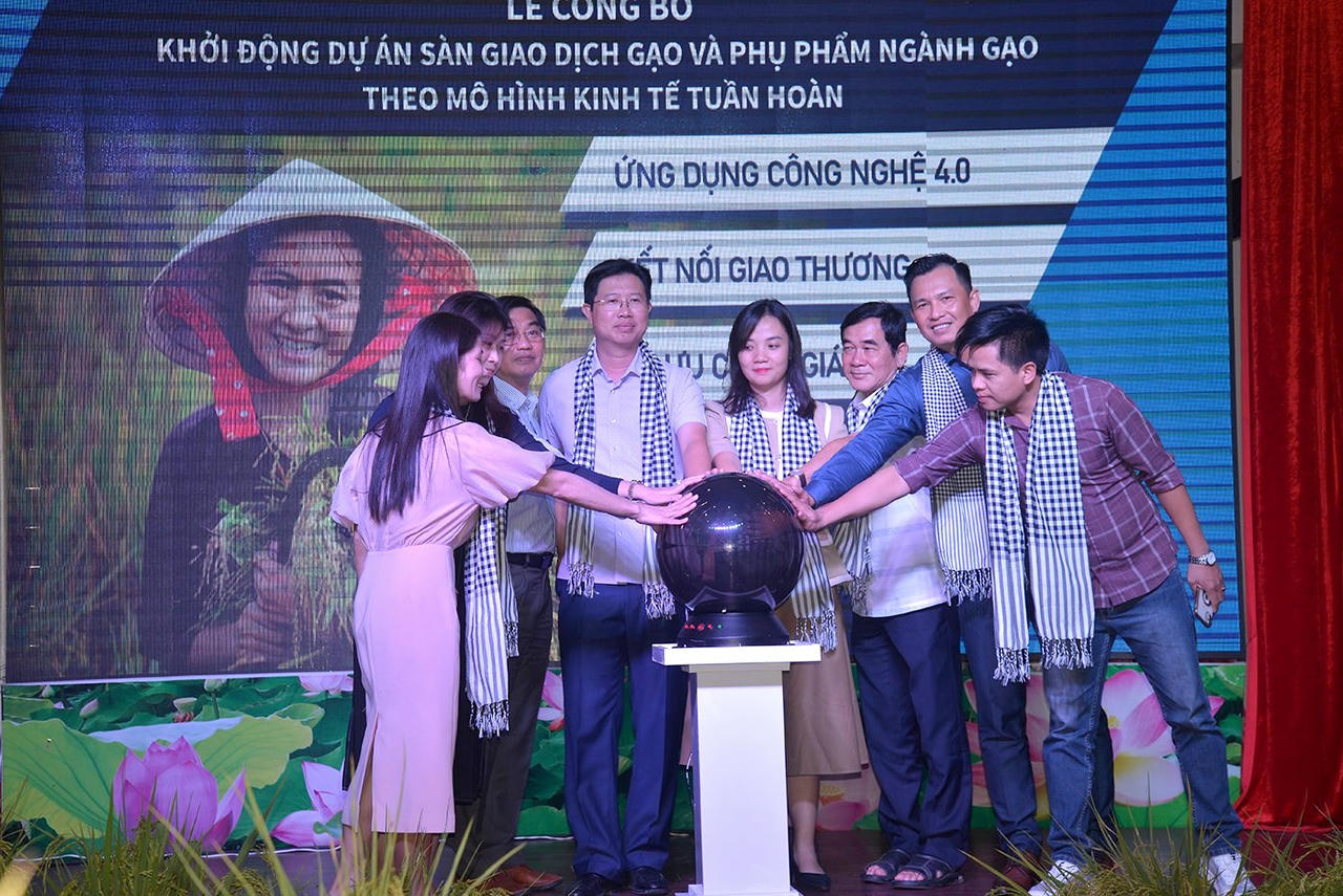 Khởi động Sàn giao dịch thương mại điện tử gạo và phụ phẩm ngành gạo 