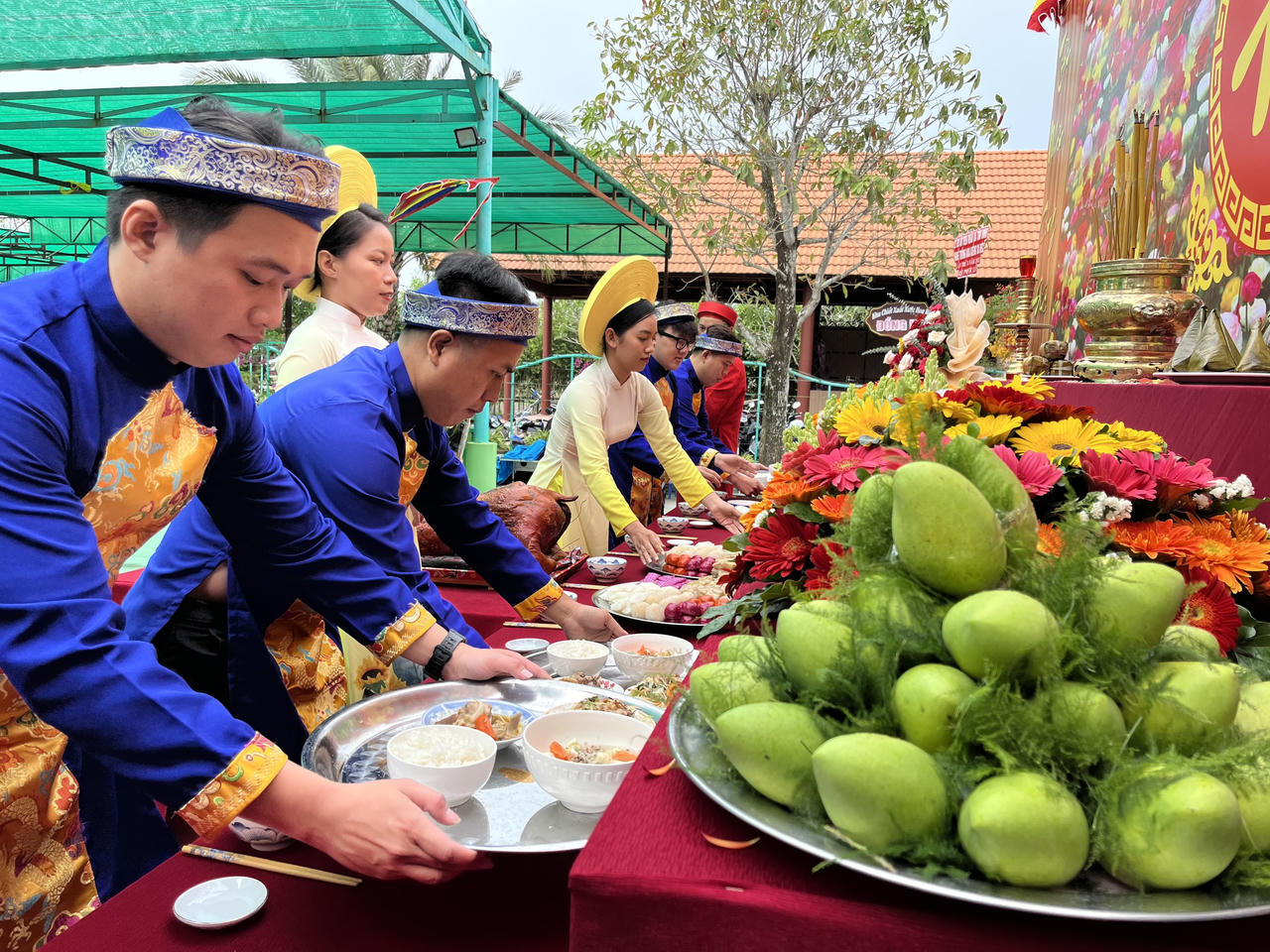 Tri ân tiền nhân và tôn vinh nghề trồng hoa kiểng Sa Đéc