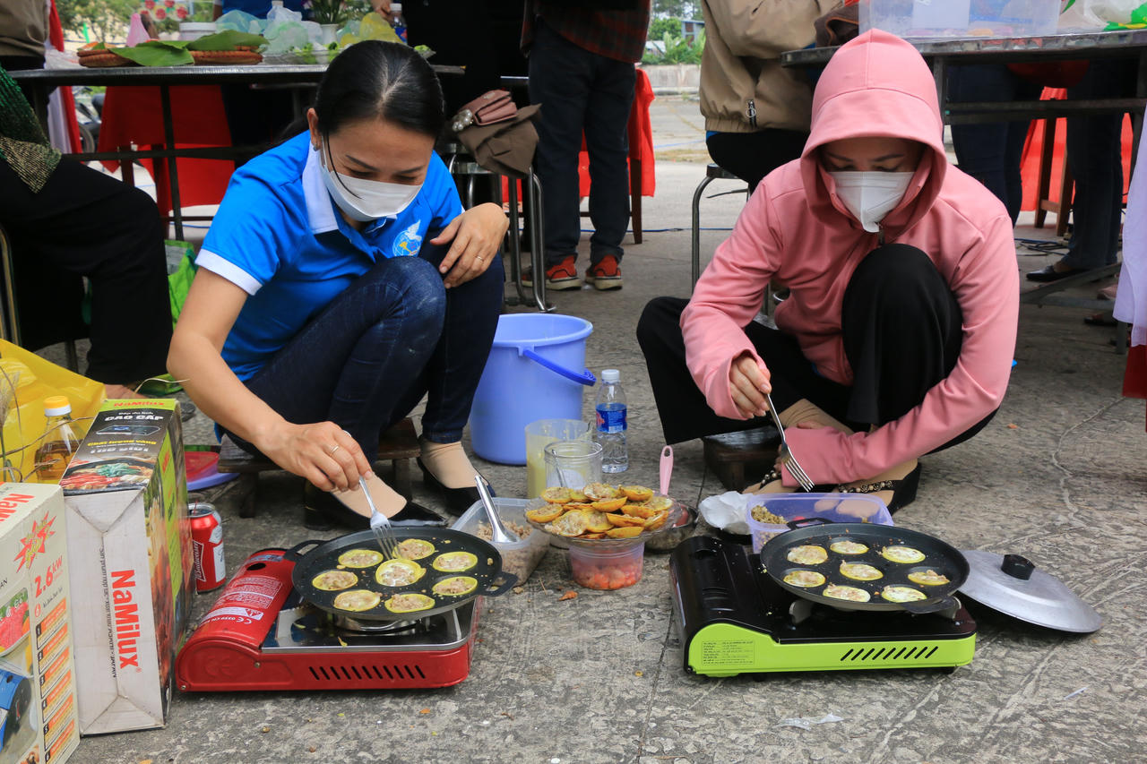 Hấp dẫn 102 món ăn và bánh dân gian từ bột Sa Đéc 