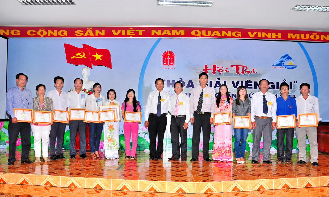 Tư pháp An Giang có nhiều đóng góp cho ngành và địa phương 