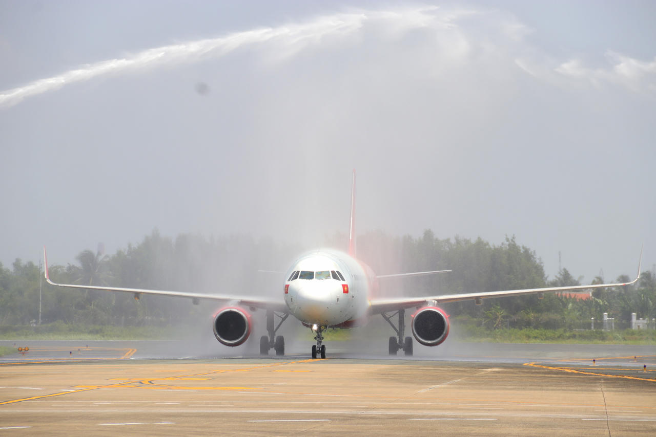 Khai trương đường bay Cần Thơ – Quảng Ninh: Kết nối, tạo điều kiện phát triển cho hai địa phương giàu tiềm năng