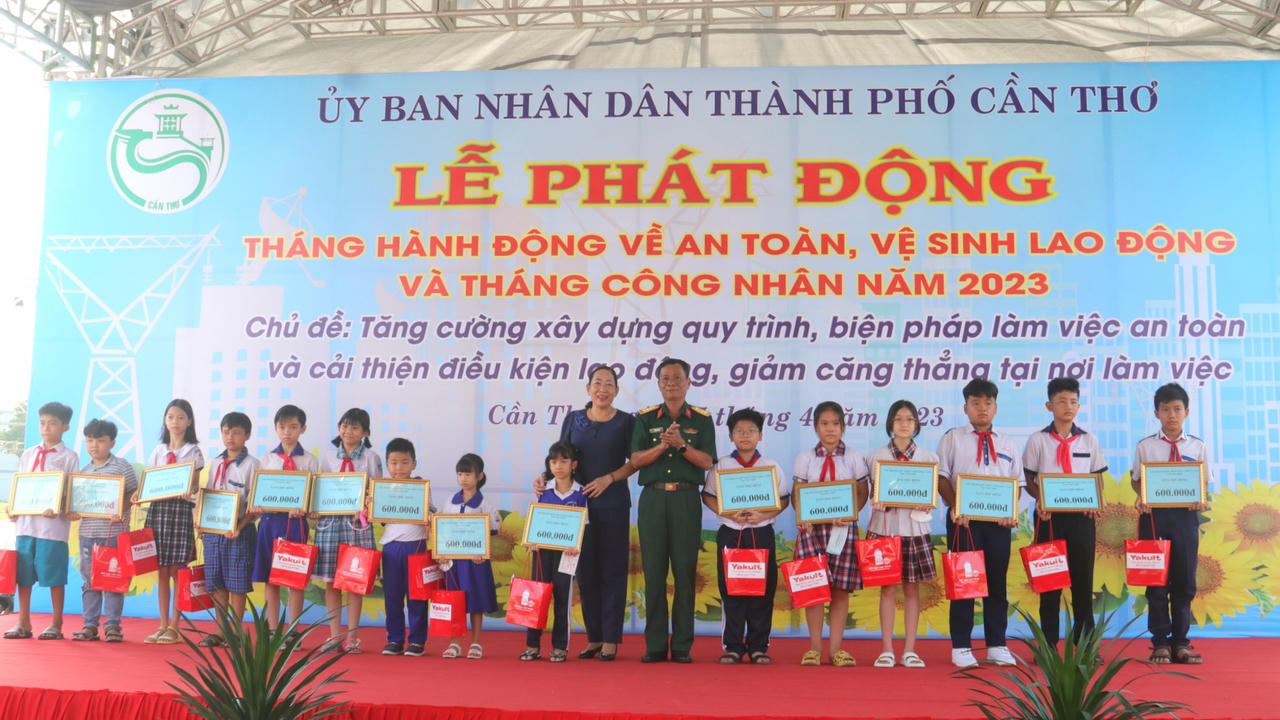 Phát động tháng hành động về an toàn, vệ sinh lao động 