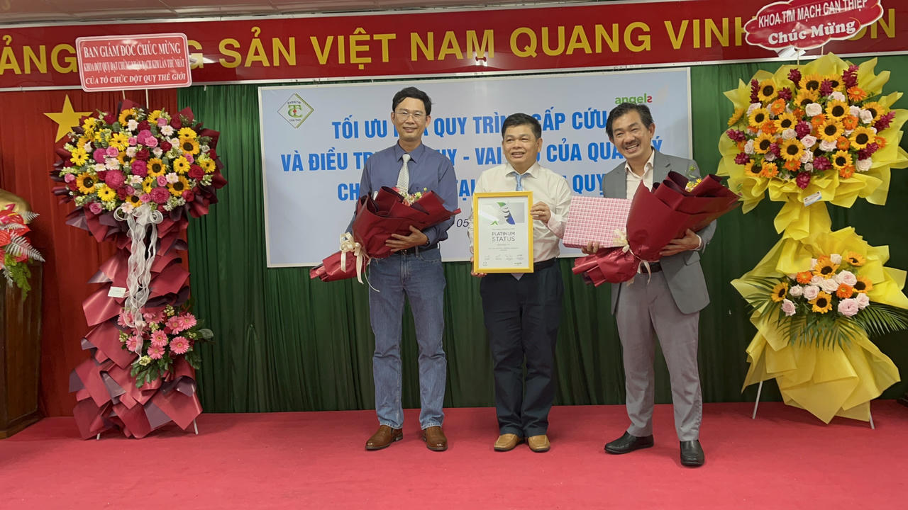 Bệnh viện Đa khoa Trung ương Cần Thơ đạt chứng nhận bạch kim về điều trị đột quỵ 