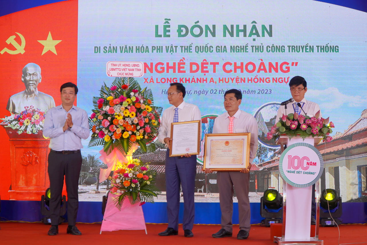 Làng nghề dệt Choàng (Đồng Tháp) được công nhận Di sản Văn hóa Phi vật thể Quốc gia 