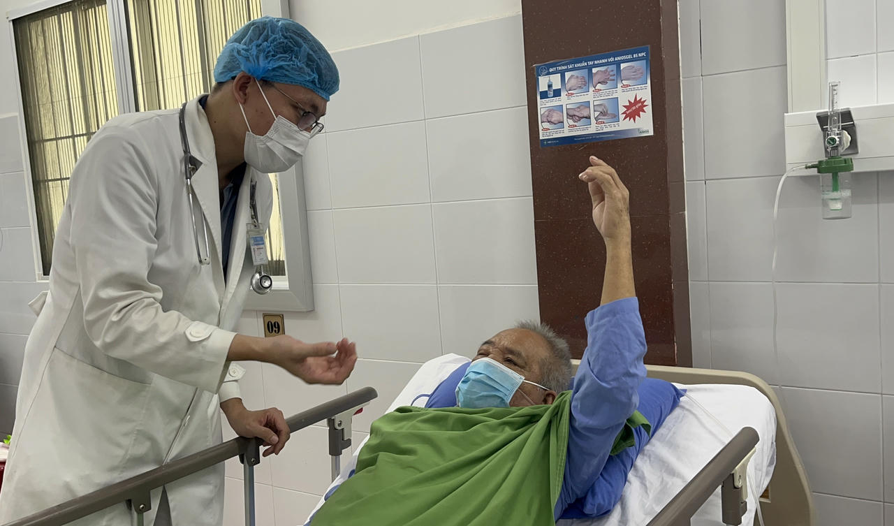 Cứu bệnh nhân cùng lúc bị nhồi máu cơ tim và đột quỵ 