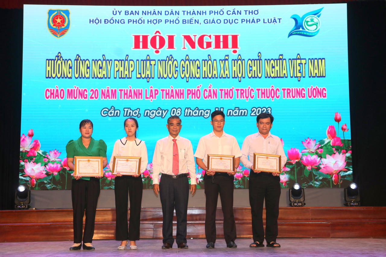 Cần Thơ: Nhiều hoạt động sôi nổi, hấp dẫn hưởng ứng Ngày Pháp luật Việt Nam 9/11 