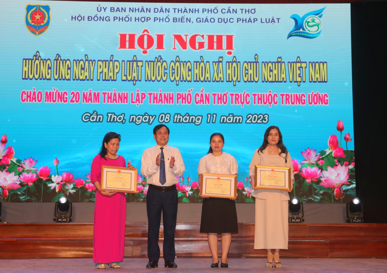 Cần Thơ: Nhiều hoạt động sôi nổi, hấp dẫn hưởng ứng Ngày Pháp luật Việt Nam 9/11 