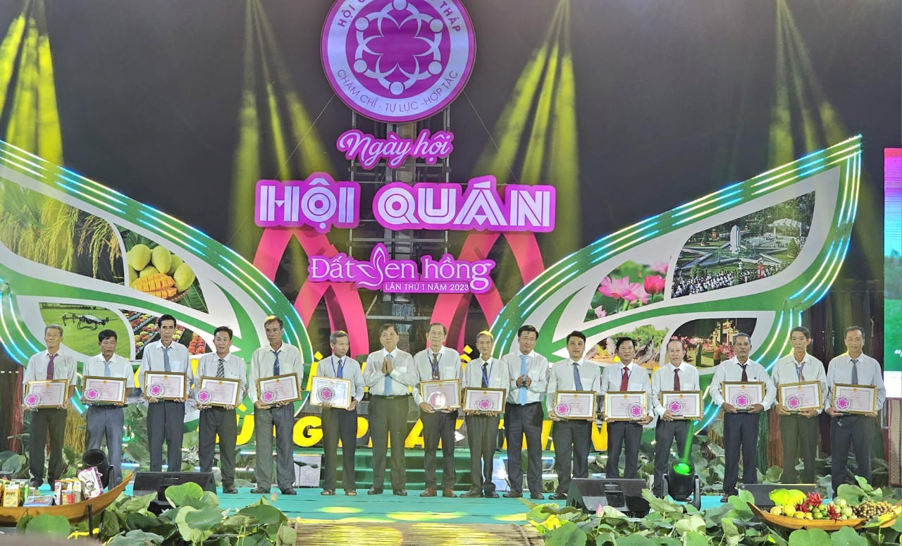 Khai mạc Ngày hội Hội quán Đất Sen hồng