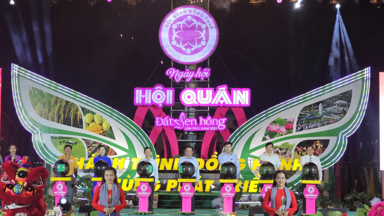 Khai mạc Ngày hội Hội quán Đất Sen hồng