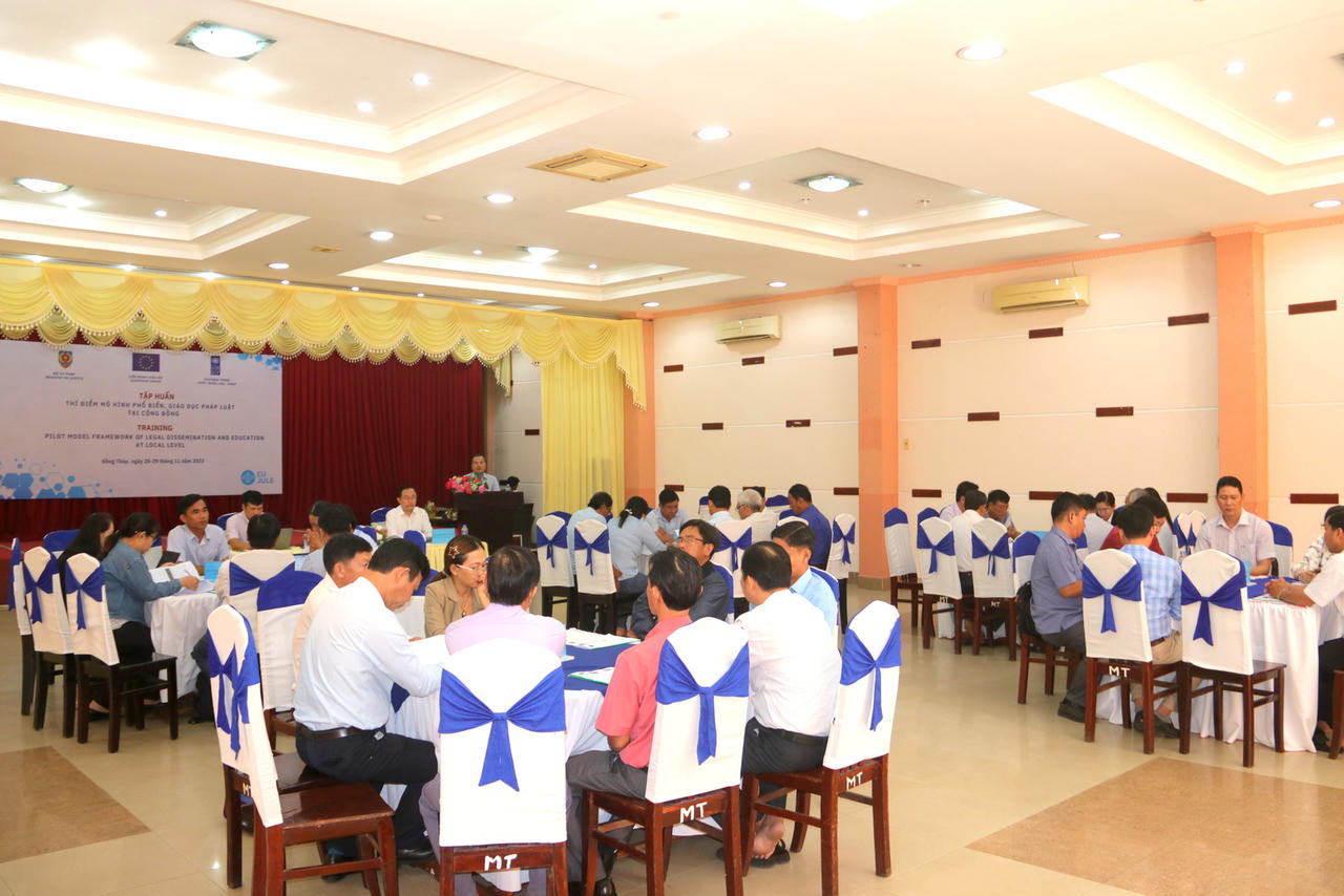 Bộ Tư pháp tập huấn thí điểm mô hình PBGDPL cộng đồng tại tỉnh Đồng Tháp 