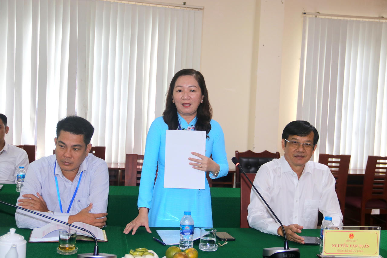 Bộ trưởng Lê Thành Long làm việc với Sở Tư pháp, Cục THADS tỉnh Hậu Giang 