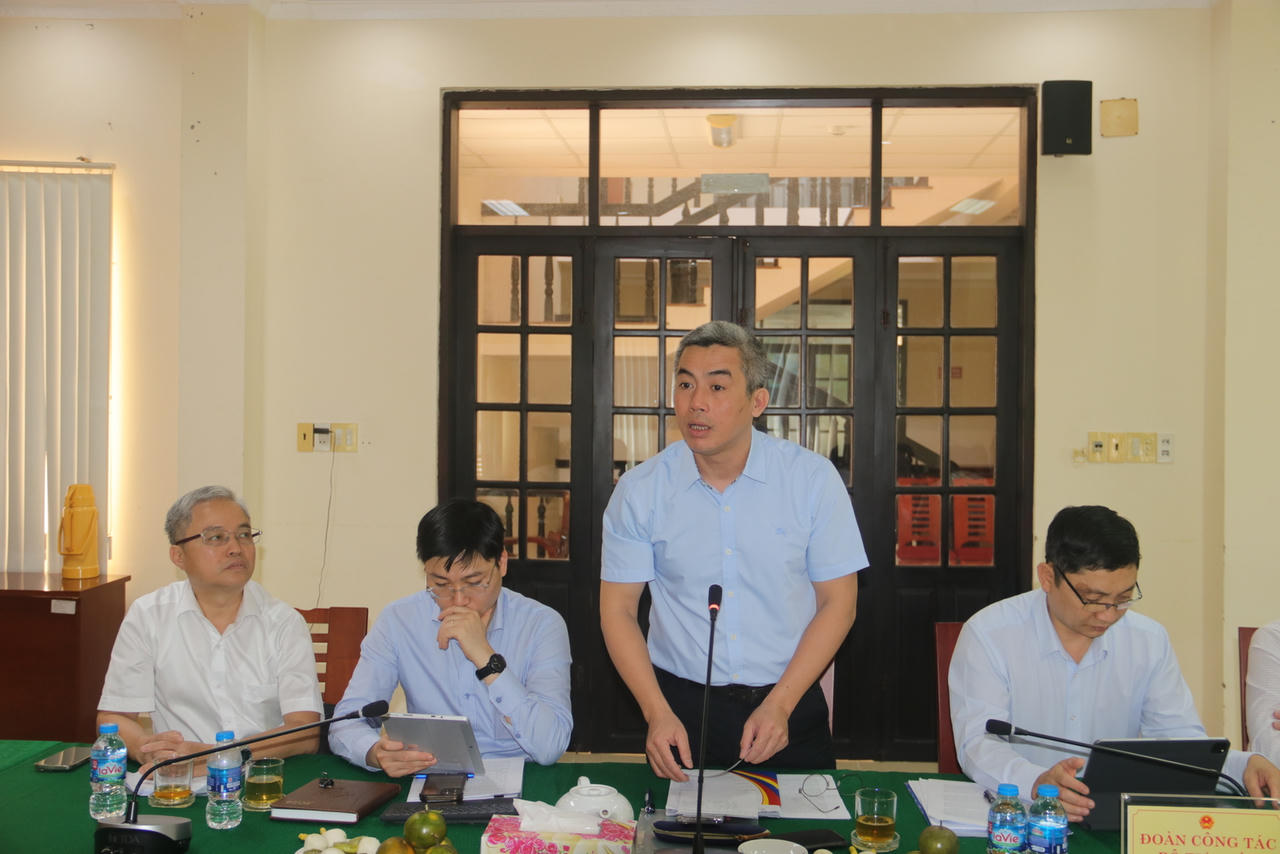 Bộ trưởng Lê Thành Long làm việc với Sở Tư pháp, Cục THADS tỉnh Hậu Giang 