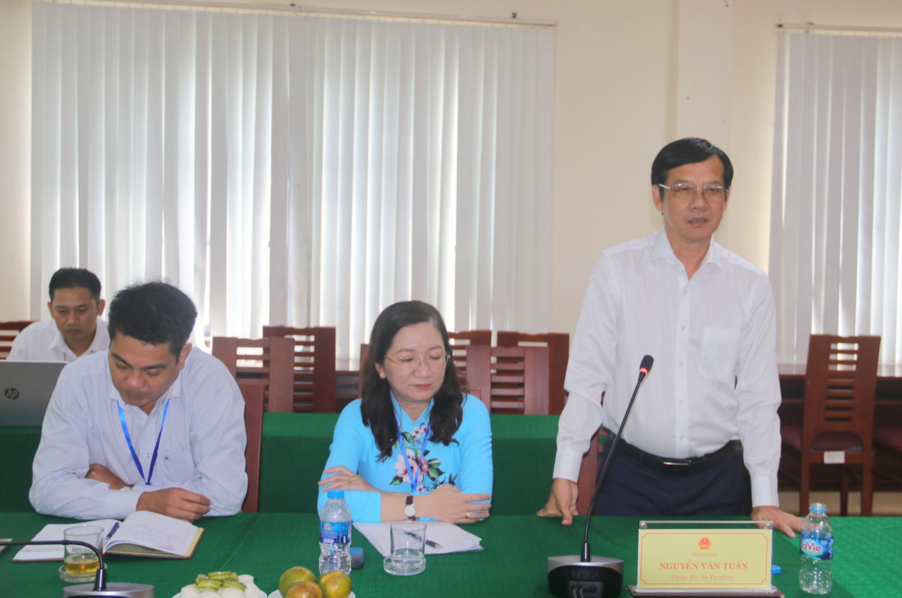 Bộ trưởng Lê Thành Long làm việc với Sở Tư pháp, Cục THADS tỉnh Hậu Giang 