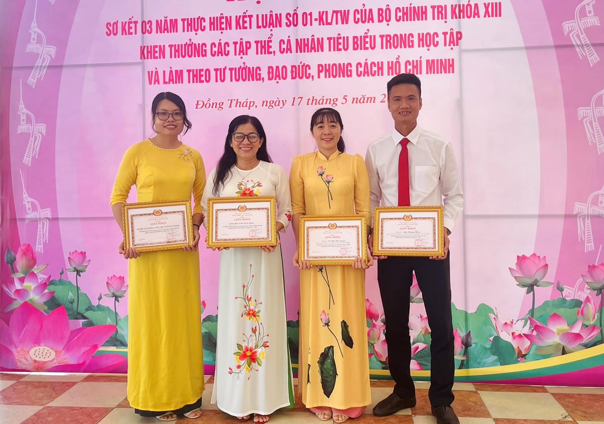 Sở Tư pháp Đồng Tháp tiêu biểu trong học tập và làm theo tư tưởng, đạo đức, phong cách Hồ Chí Minh 