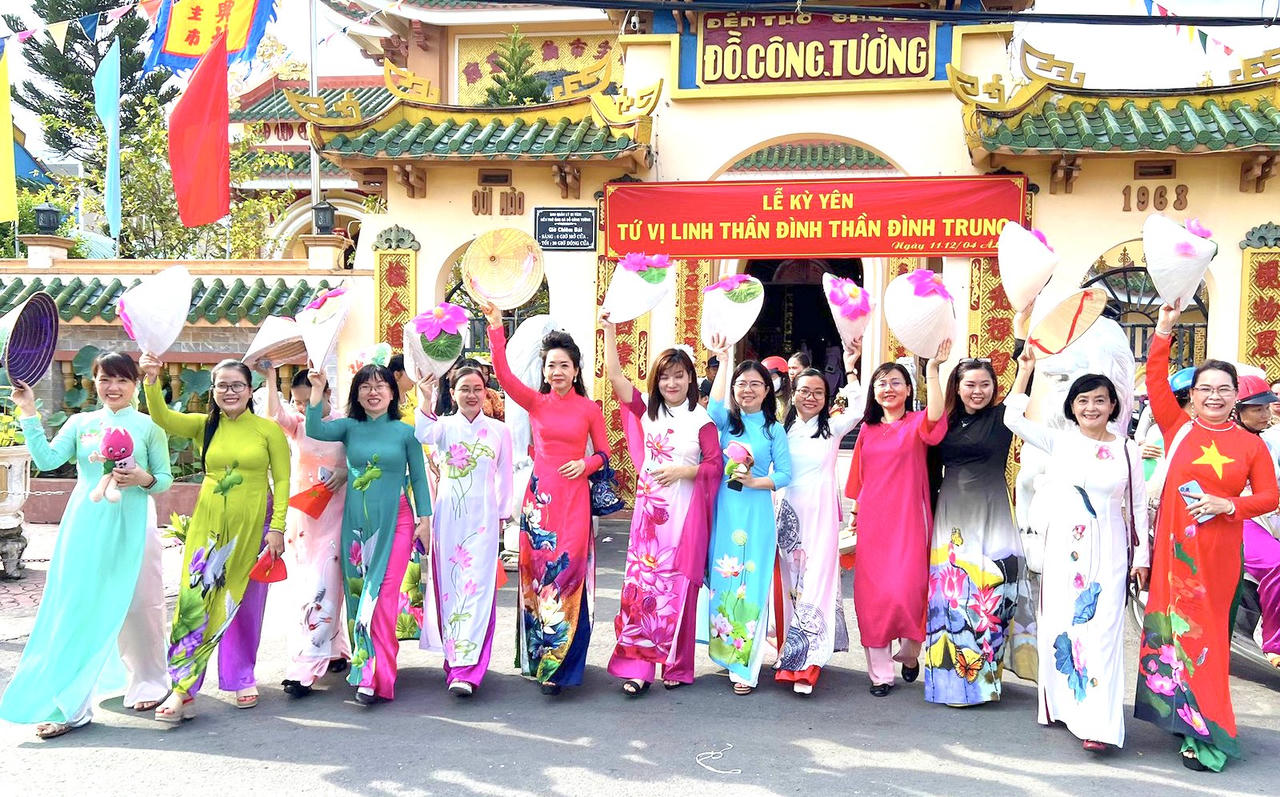 Lễ hội Sen Đồng Tháp lần 2 thu hút hơn 200.000 lượt khách tham quan 