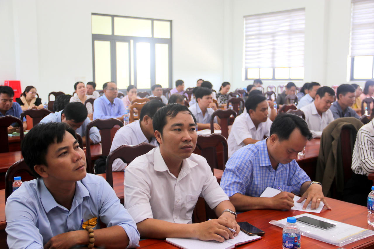 Huyện Châu Phú (An Giang) triển khai văn bản quy phạm pháp luật đợt 2/2024