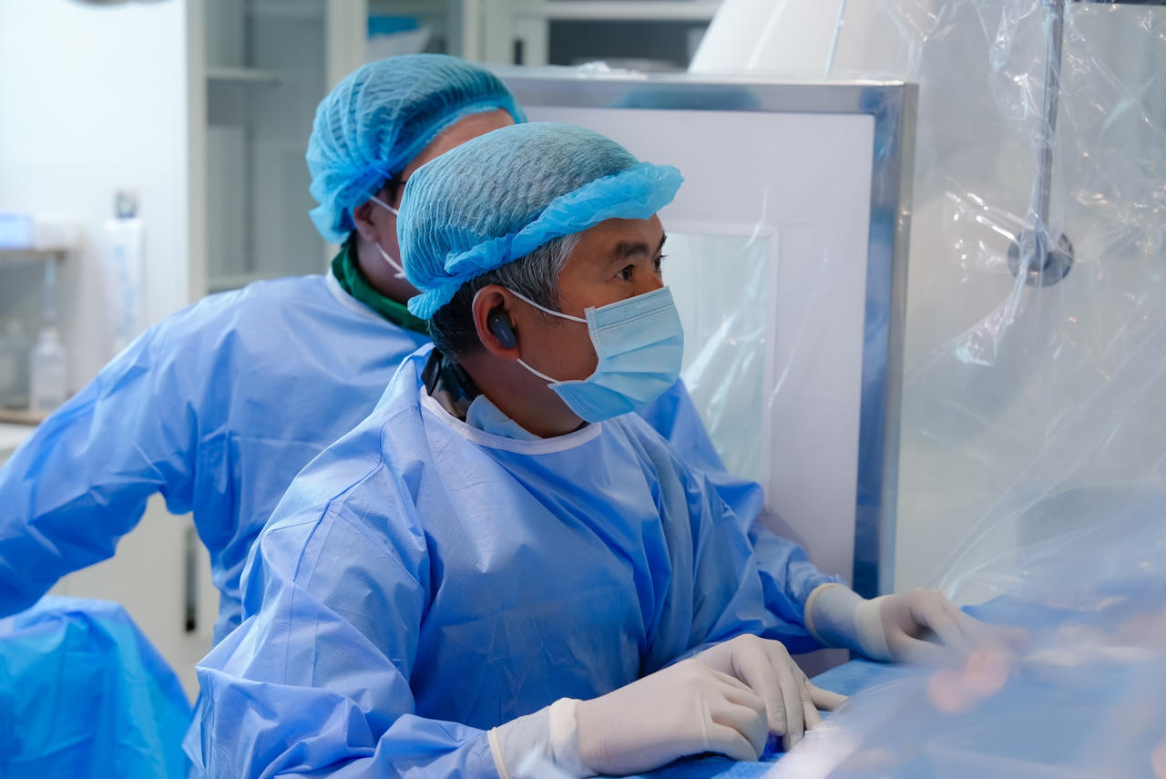 Bác sĩ bệnh viện S.I.S Cần Thơ thị phạm chữa đột quỵ cho hơn 500 bác sĩ trên thế giới theo dõi 