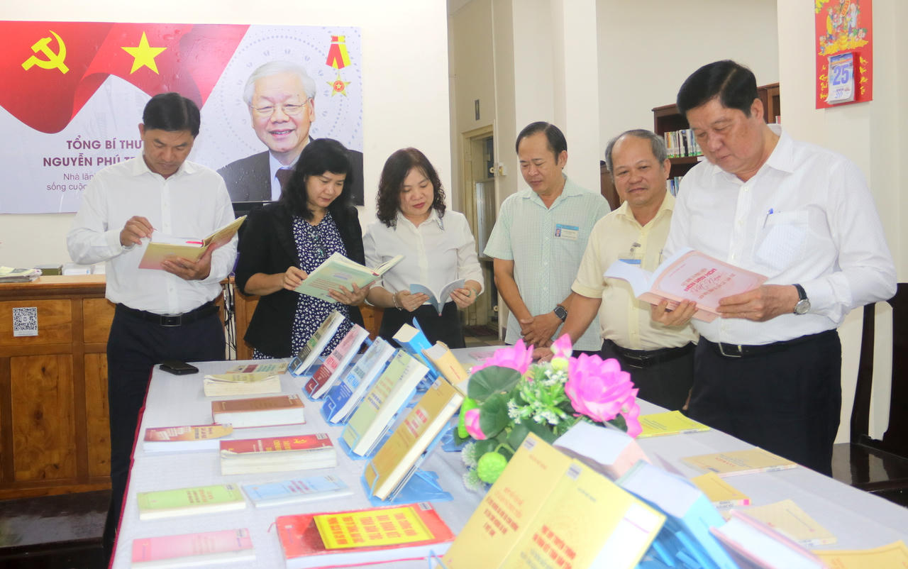 Cần Thơ triển lãm sách về Tổng Bí thư Nguyễn Phú Trọng 