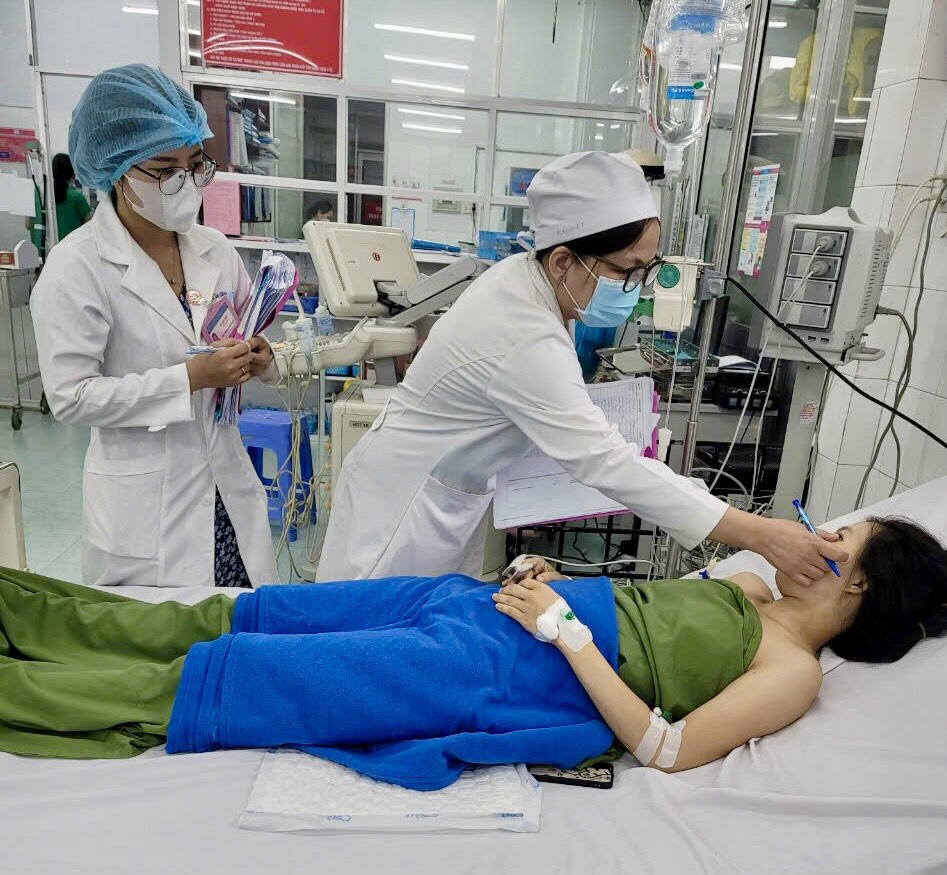 Cứu sống thành công sản phụ mổ lấy thai lần 5 nguy kịch