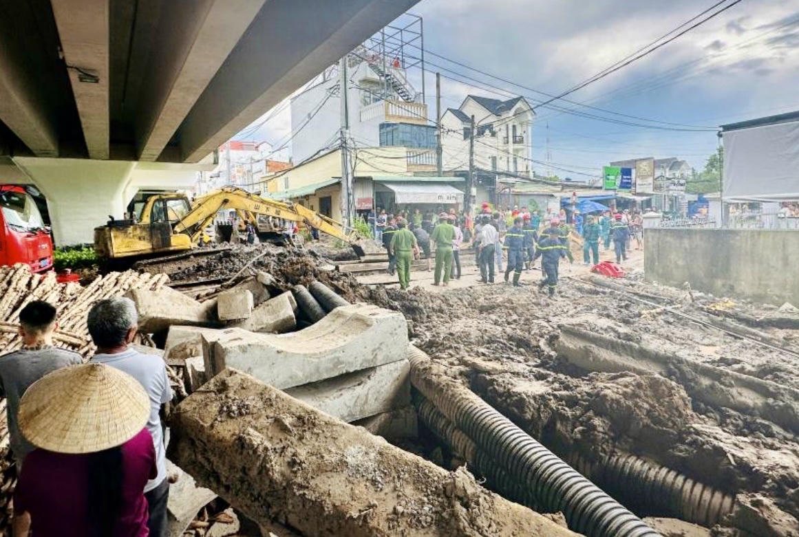 Tìm thấy thi thể công nhân bị vùi lấp tại công trình dưới cầu Trần Hoàng Na (Cần Thơ)