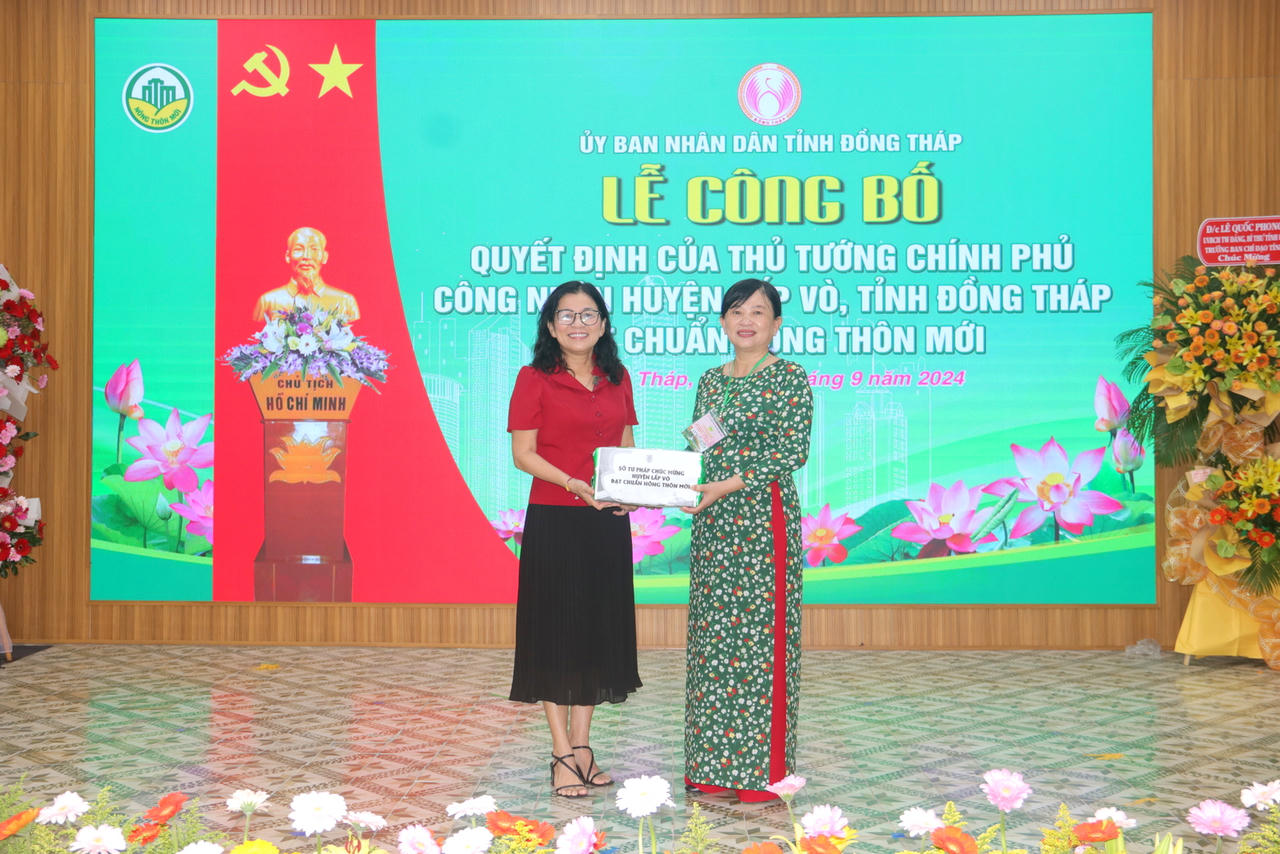 Huyện Lấp Vò đạt chuẩn nông thôn mới 