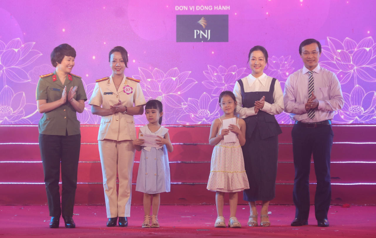 9 đơn vị đạt giải A Hội thi 'Cán bộ hội phụ nữ cơ sở giỏi' lực lượng CAND năm 2024 