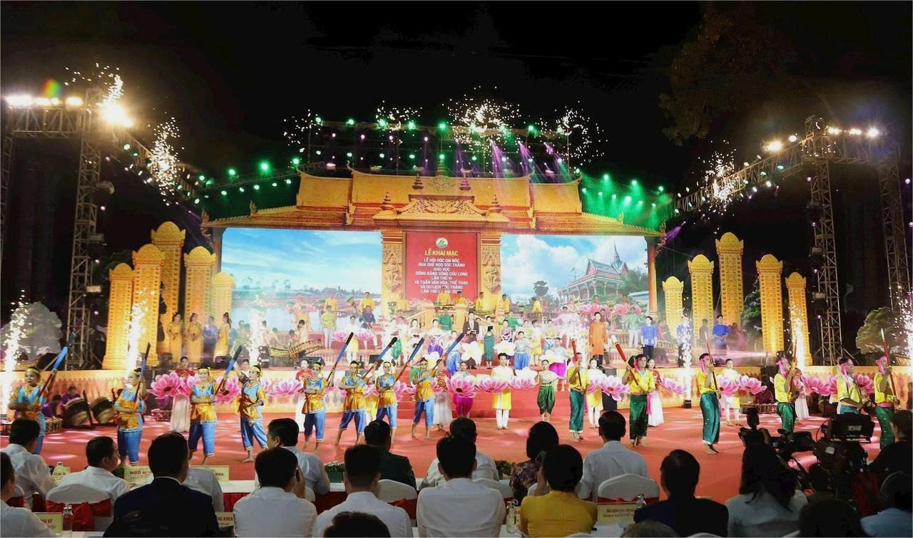 Xác lập kỷ lục trình diễn Nhạc Ngũ âm của người Khmer tỉnh Sóc Trăng lớn nhất Việt Nam 