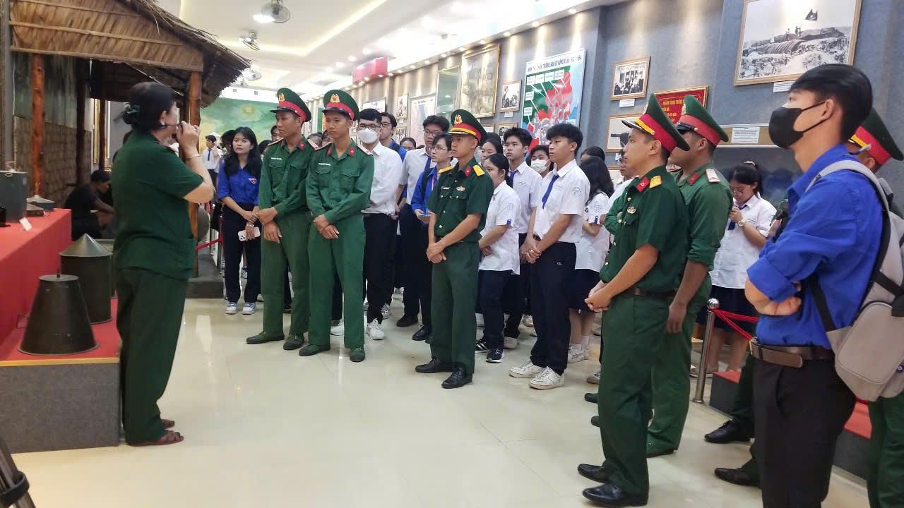 Triển lãm 'Quân với dân một ý chí'