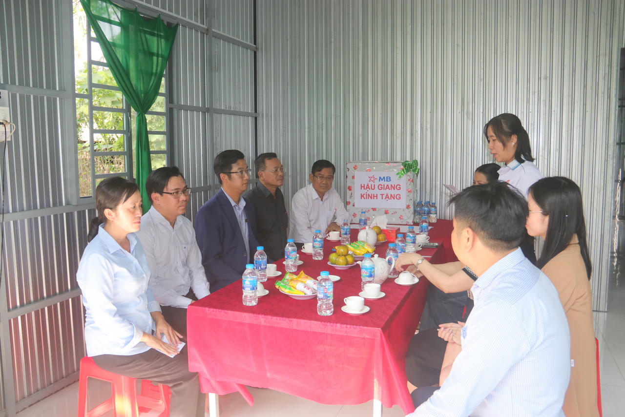 Báo Pháp luật Việt Nam trao tặng 'Mái ấm Tư pháp' ở Hậu Giang