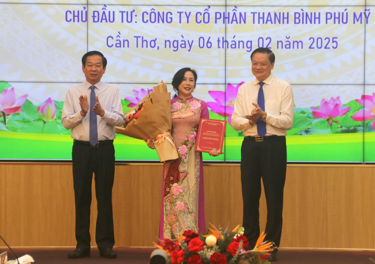 Cần Thơ trao quyết định đầu tư Khu công nghiệp hơn 7.800 tỷ đồng