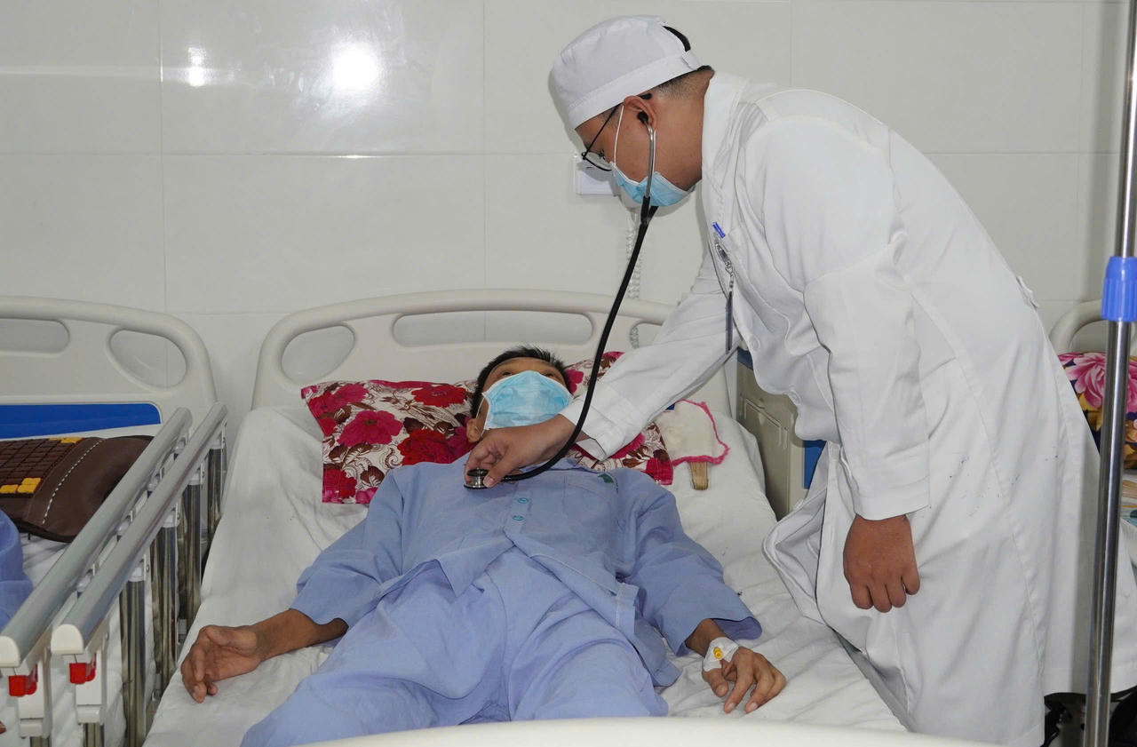 Bệnh nhân nghèo vỡ phình xoang Valsalva hiếm gặp được cứu sống với chi phí 0 đồng