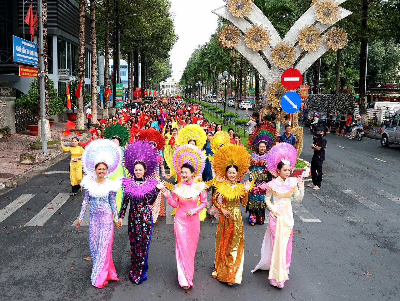 Đặc sắc lễ hội đường phố 'Vĩnh Long - Sắc màu hội tụ - Khát vọng vươn xa'