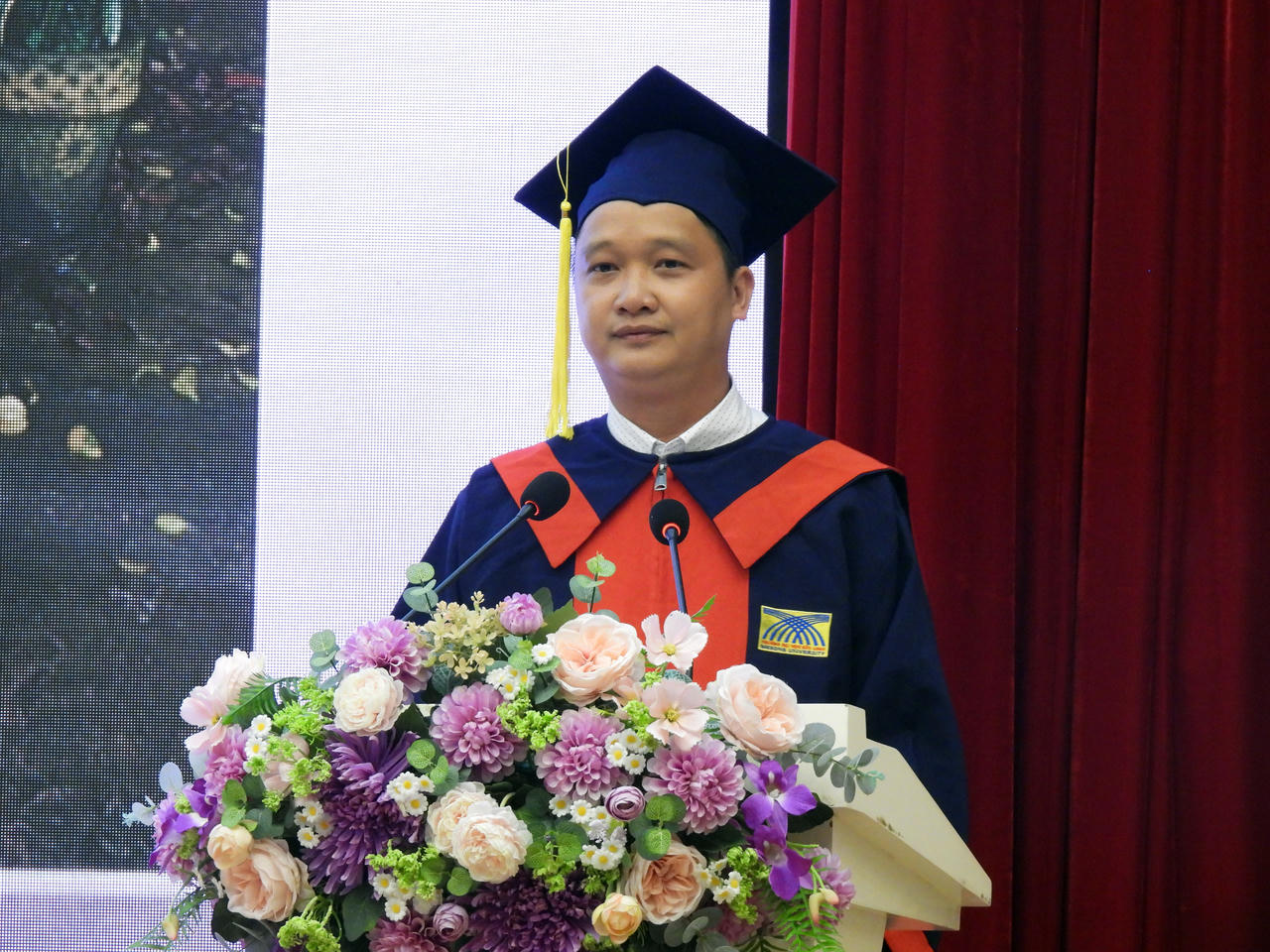 Trường Đại học Cửu Long trao bằng tốt nghiệp cho gần 370 tân cử nhân