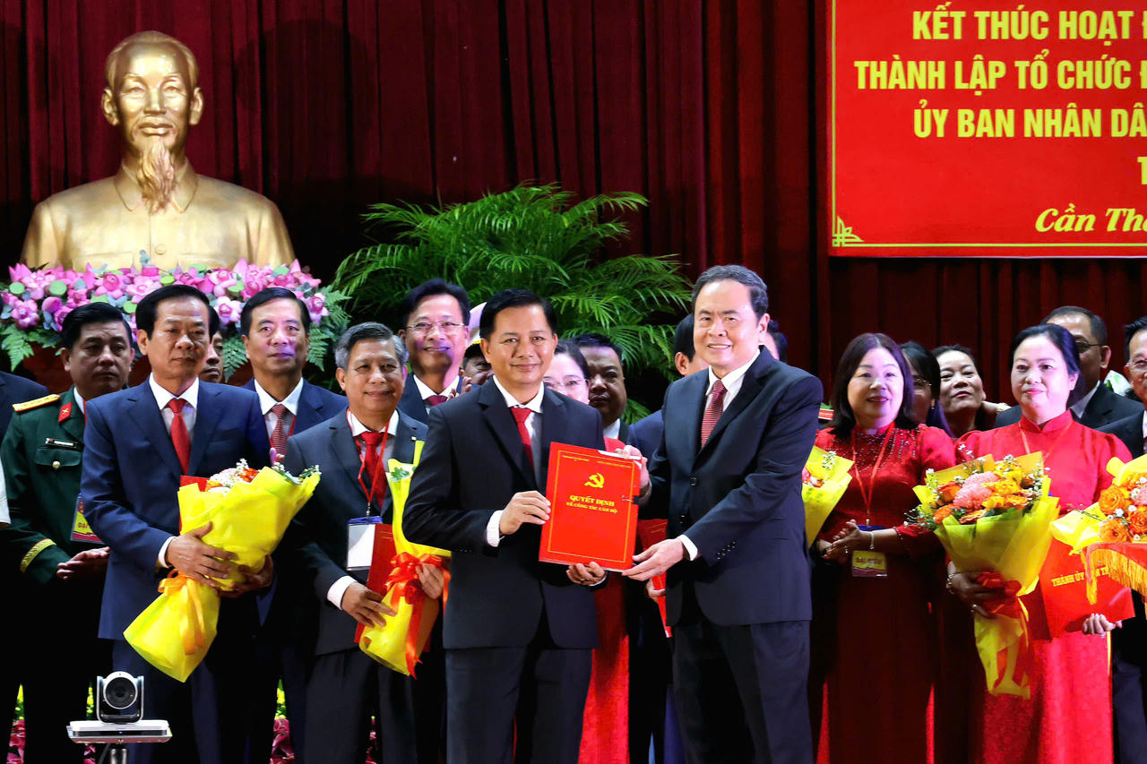 Chủ tịch Quốc hội Trần Thanh Mẫn dự Lễ công bố thành lập TP Cần Thơ mới 