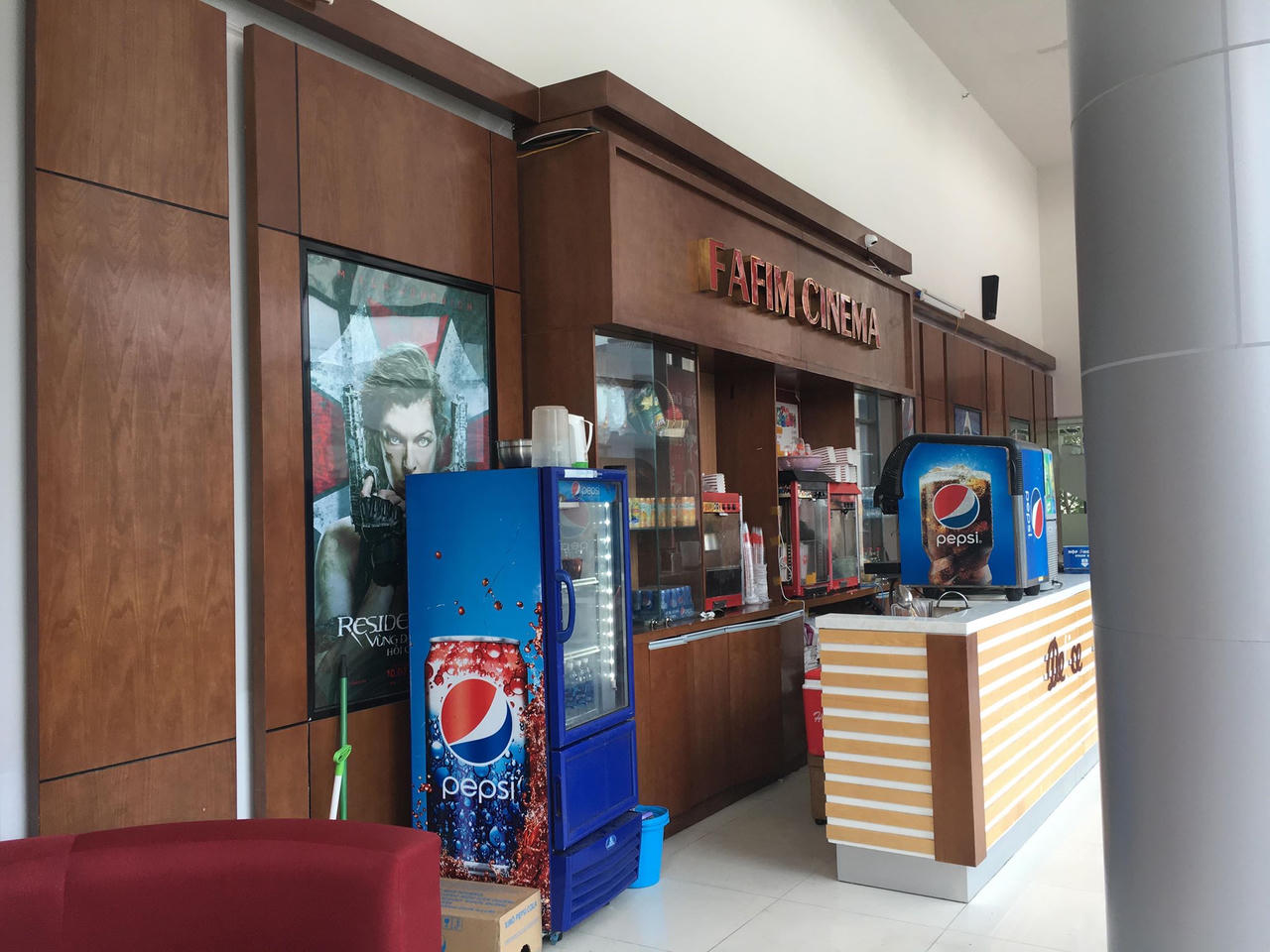 Nhiều rạp Hà Nội 'cháy vé', Fafilm sao vắng khách?