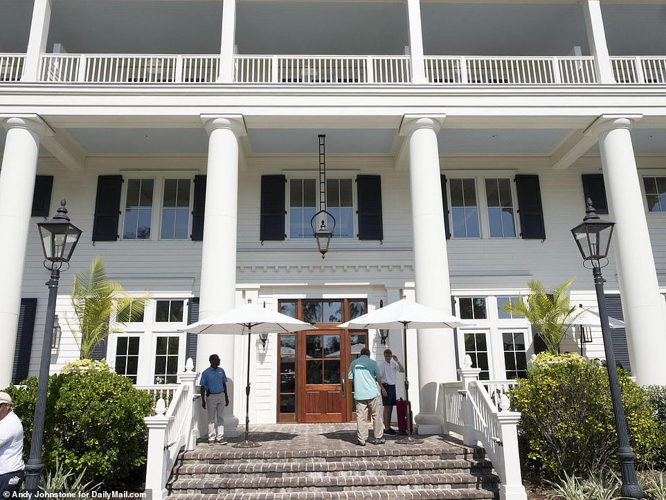 Hé lộ không gian cưới độc đáo của cặp đôi Justin Bieber và Hailey