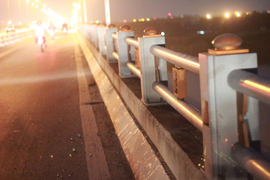 Tìm xác nạn nhân bị bác sĩ ném xuống sông trong đêm