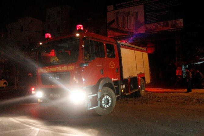 "Bà hỏa" thăm" công ty sản xuất mút xốp trong đêm