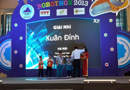 Đội robothon Tiểu học Xuân Đỉnh “lỡ” cuộc thi Quốc tế vì thiếu kinh phí?