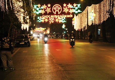 Thủ Đô rực rỡ đèn hoa đón Tết
