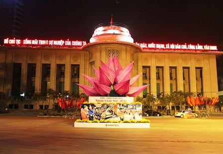 Thủ Đô rực rỡ đèn hoa đón Tết