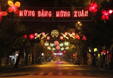 Thủ Đô rực rỡ đèn hoa đón Tết
