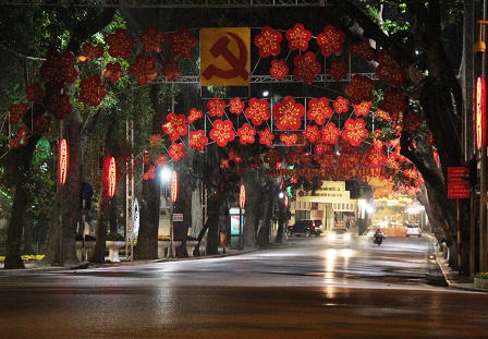 Thủ Đô rực rỡ đèn hoa đón Tết