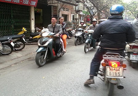 Lợi dụng cận Tết, bất chấp quy định giao thông?